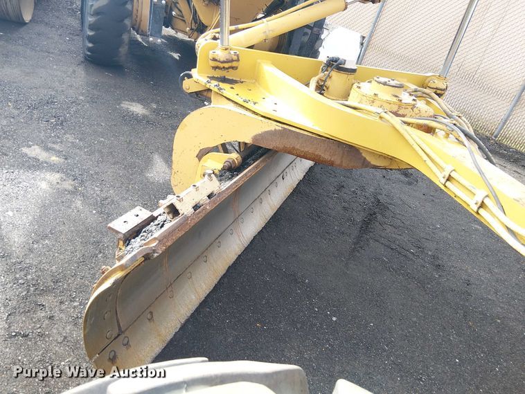 image for item EE4990 1998 Caterpillar 140H motor grader
