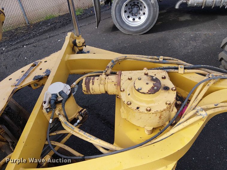 image for item EE4990 1998 Caterpillar 140H motor grader