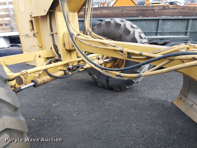 image for item EE4990 1998 Caterpillar 140H motor grader