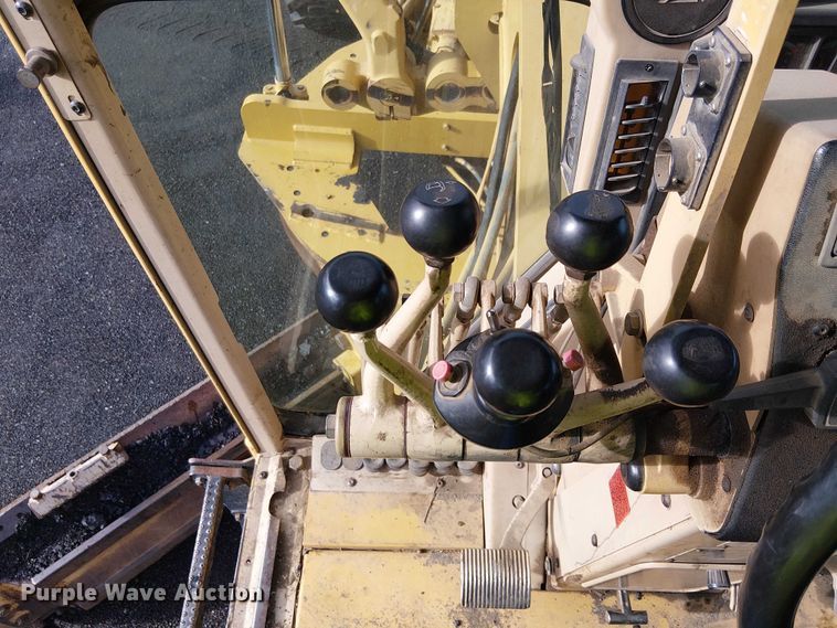 image for item EE4990 1998 Caterpillar 140H motor grader