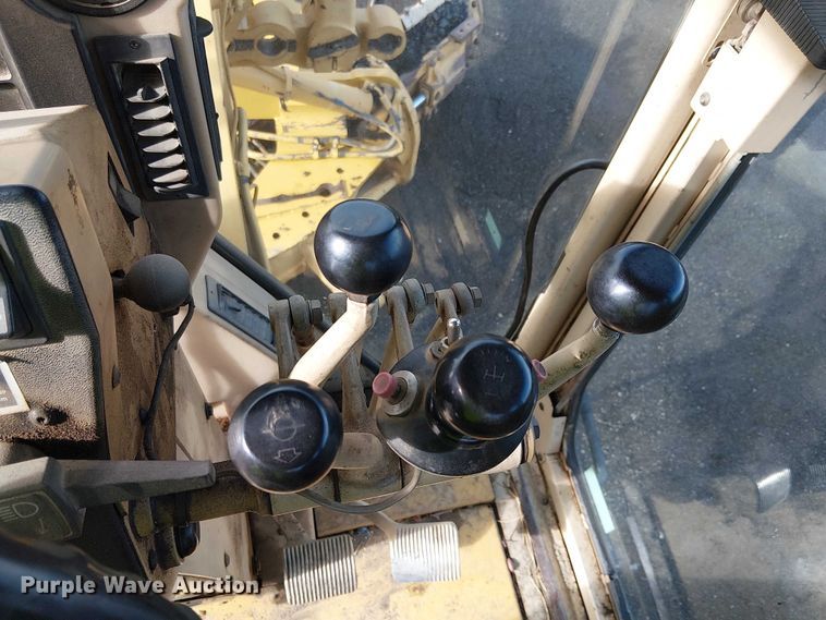 image for item EE4990 1998 Caterpillar 140H motor grader