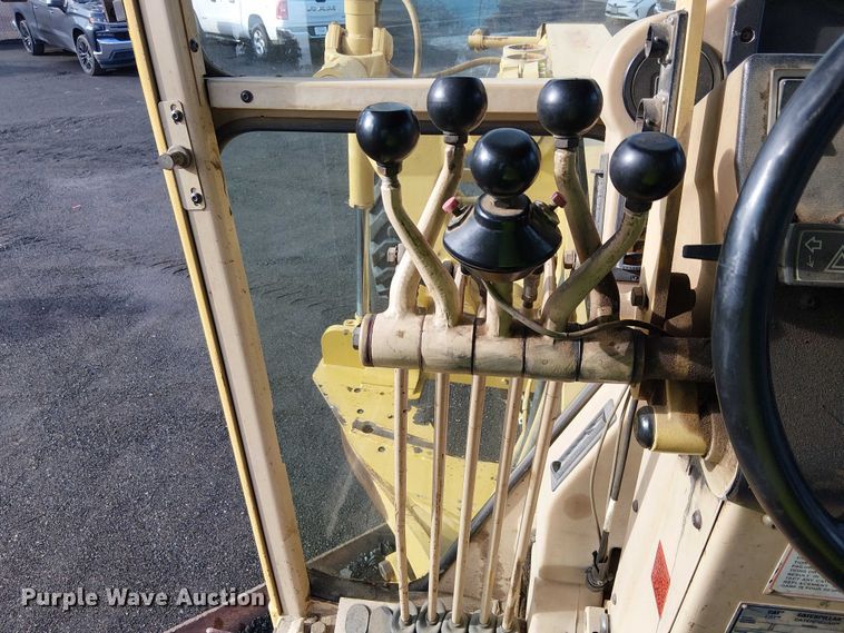 image for item EE4990 1998 Caterpillar 140H motor grader