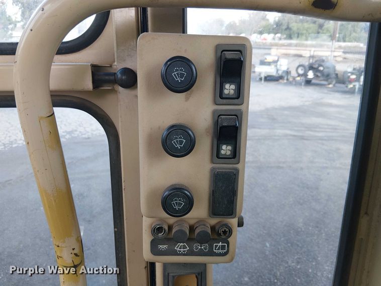 image for item EE4990 1998 Caterpillar 140H motor grader