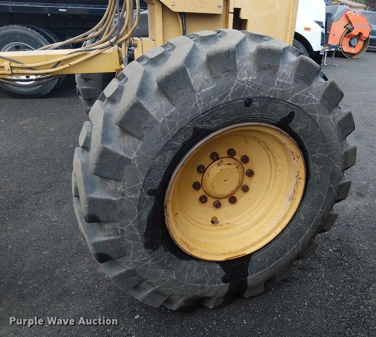 image for item EE4990 1998 Caterpillar 140H motor grader