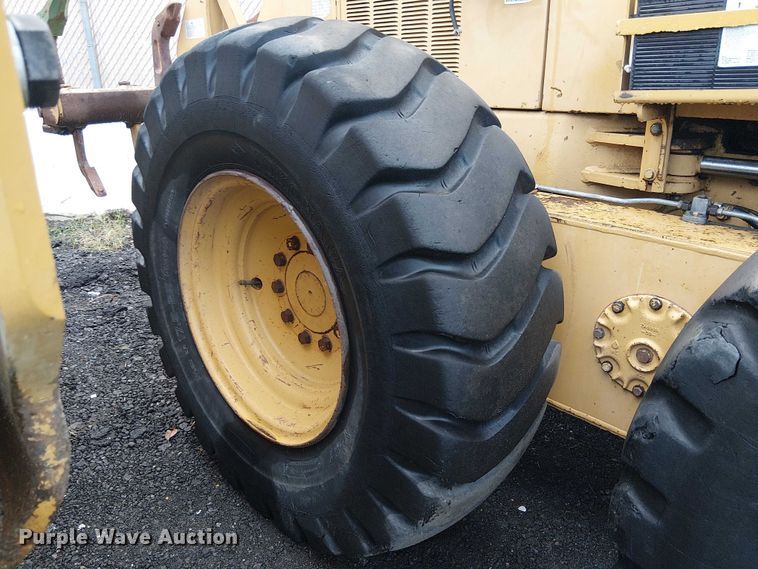 image for item EE4990 1998 Caterpillar 140H motor grader