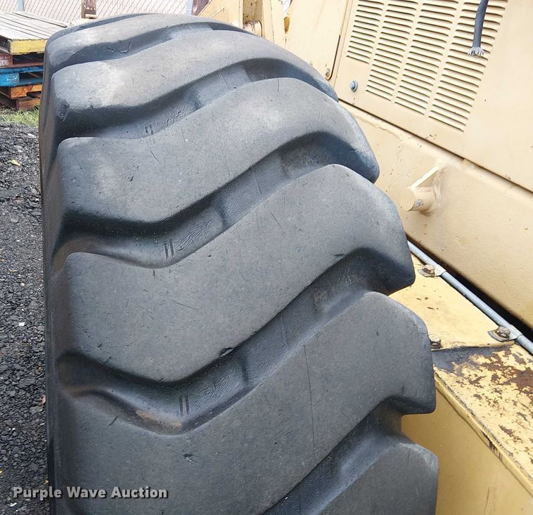 image for item EE4990 1998 Caterpillar 140H motor grader