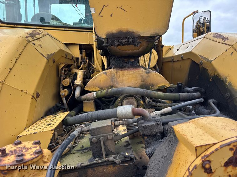 image for item EF2268 1991 Caterpillar 627E scraper
