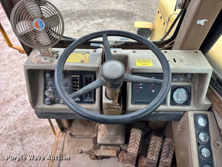 image for item EF2268 1991 Caterpillar 627E scraper