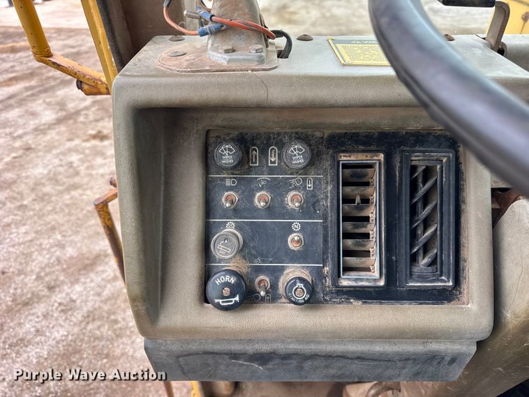 image for item EF2268 1991 Caterpillar 627E scraper