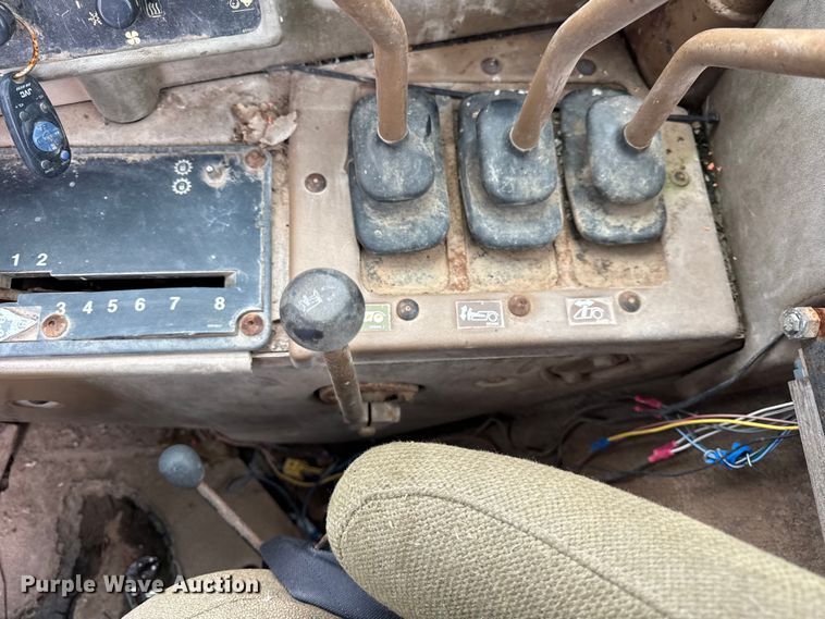 image for item EF2268 1991 Caterpillar 627E scraper