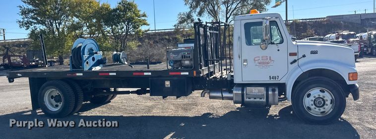 image for item EF2288 1995 International 4900 flatbed truck