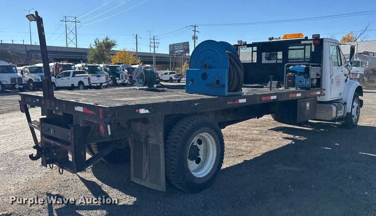 image for item EF2288 1995 International 4900 flatbed truck
