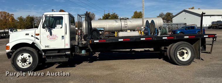 image for item EF2288 1995 International 4900 flatbed truck