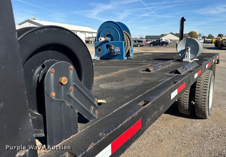 image for item EF2288 1995 International 4900 flatbed truck