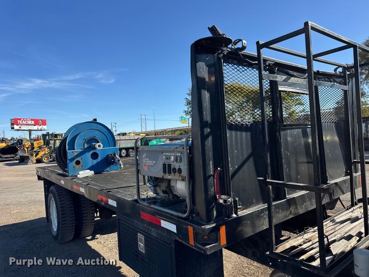 image for item EF2288 1995 International 4900 flatbed truck