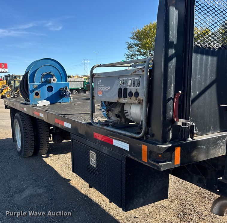 image for item EF2288 1995 International 4900 flatbed truck