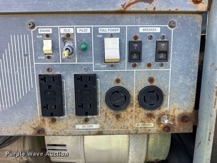 image for item EF2288 1995 International 4900 flatbed truck