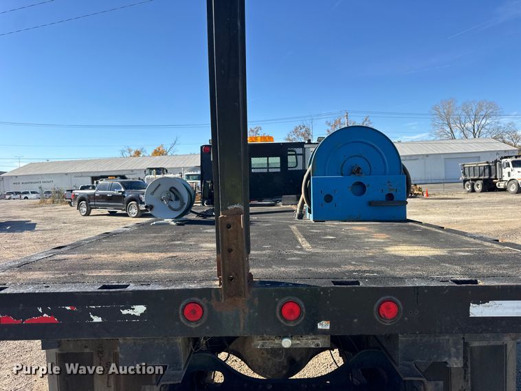 image for item EF2288 1995 International 4900 flatbed truck