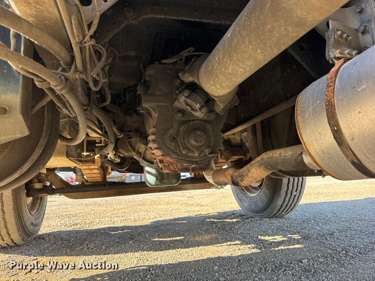 image for item EF2288 1995 International 4900 flatbed truck