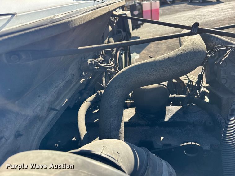 image for item EF2288 1995 International 4900 flatbed truck