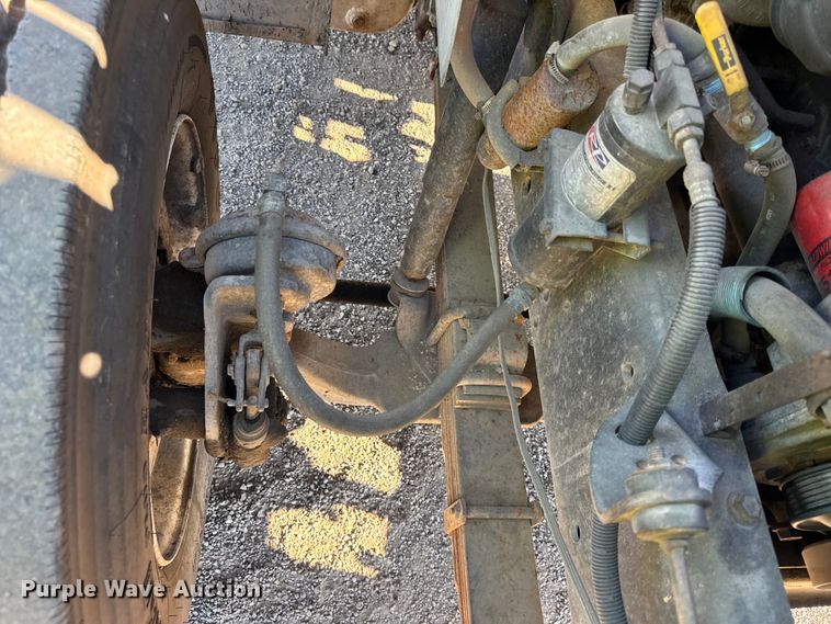 image for item EF2288 1995 International 4900 flatbed truck