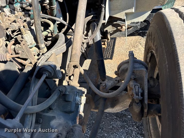 image for item EF2288 1995 International 4900 flatbed truck