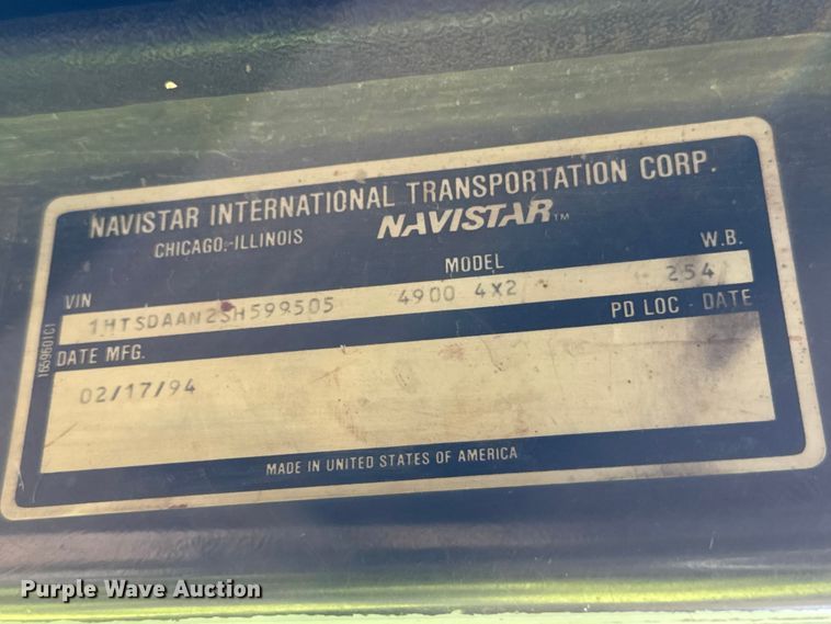 image for item EF2288 1995 International 4900 flatbed truck