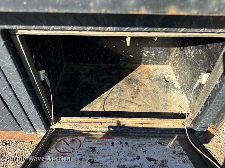 image for item EF2289 2001 Sterling Acterra M7500 flatbed truck