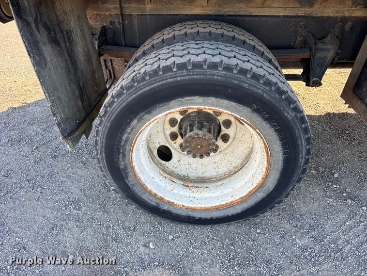 image for item EF2289 2001 Sterling Acterra M7500 flatbed truck