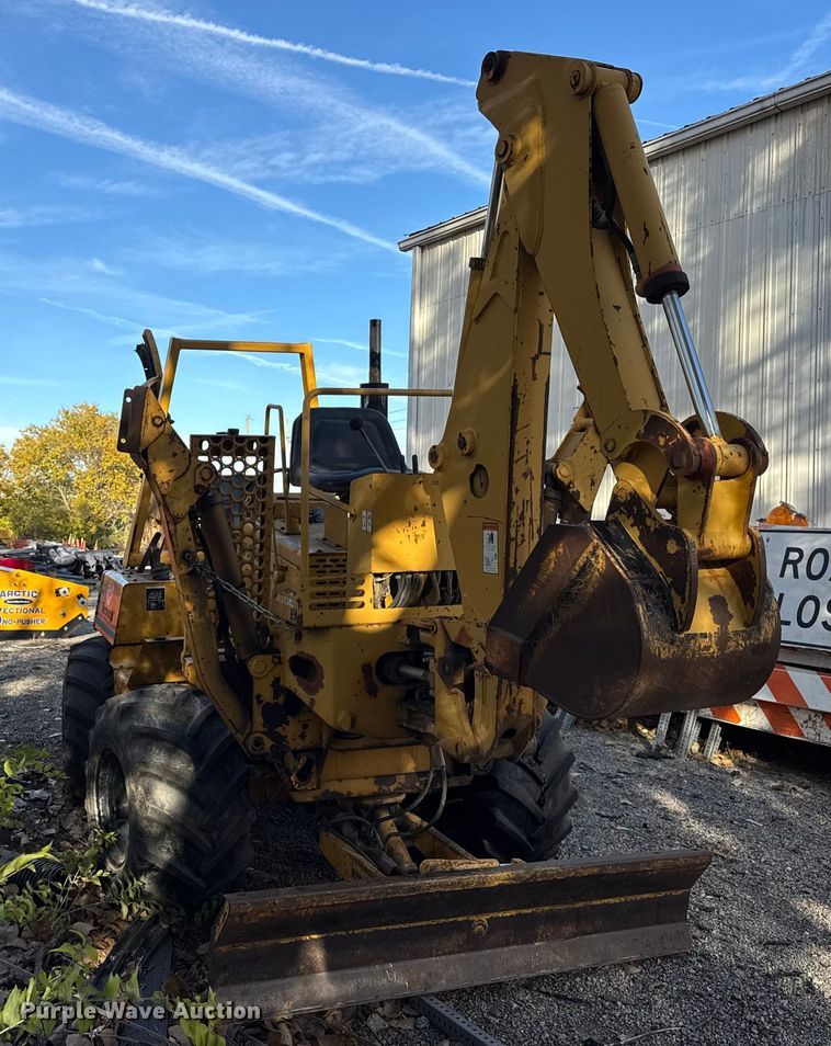 image for item EF2293 1996 Vermeer V5750 trencher