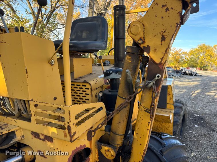 image for item EF2293 1996 Vermeer V5750 trencher