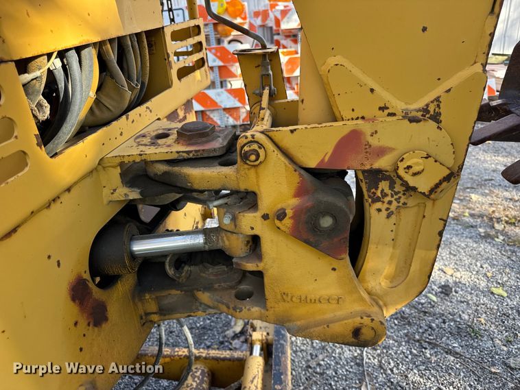 image for item EF2293 1996 Vermeer V5750 trencher