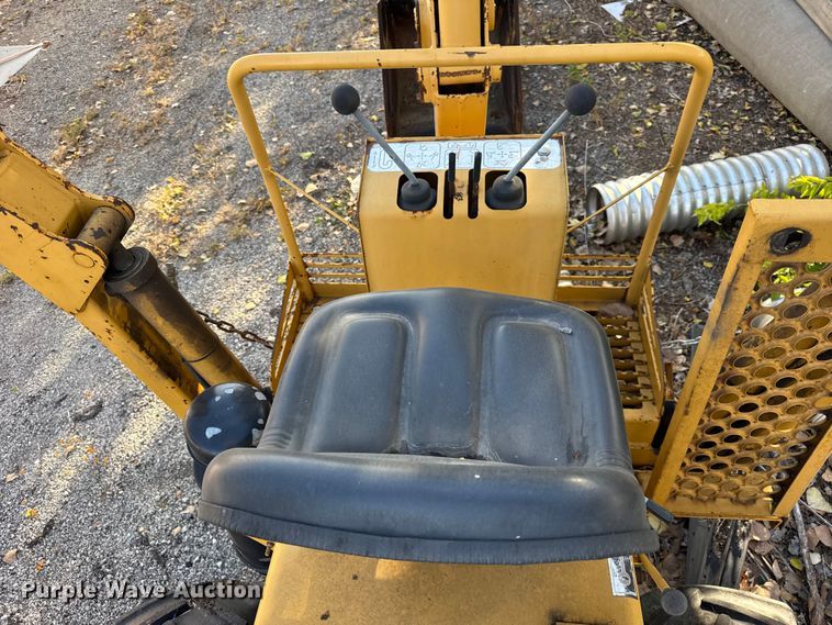 image for item EF2293 1996 Vermeer V5750 trencher