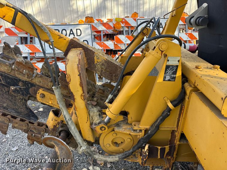 image for item EF2293 1996 Vermeer V5750 trencher