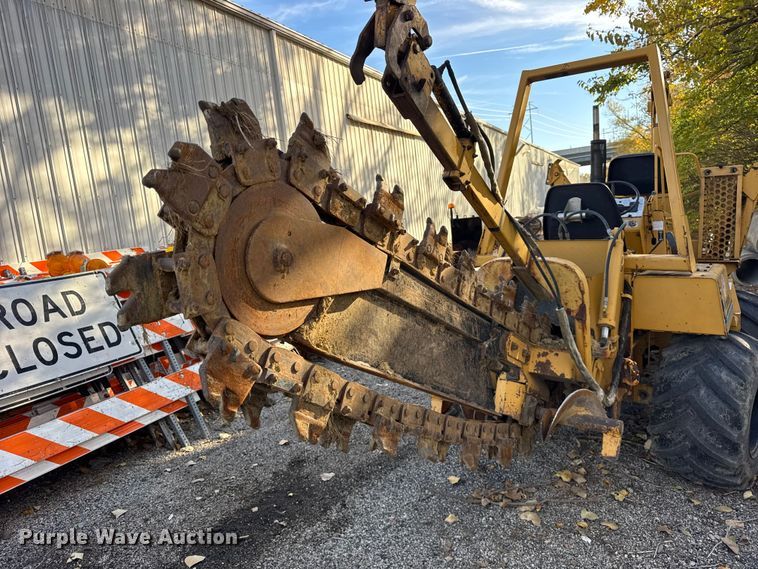 image for item EF2293 1996 Vermeer V5750 trencher