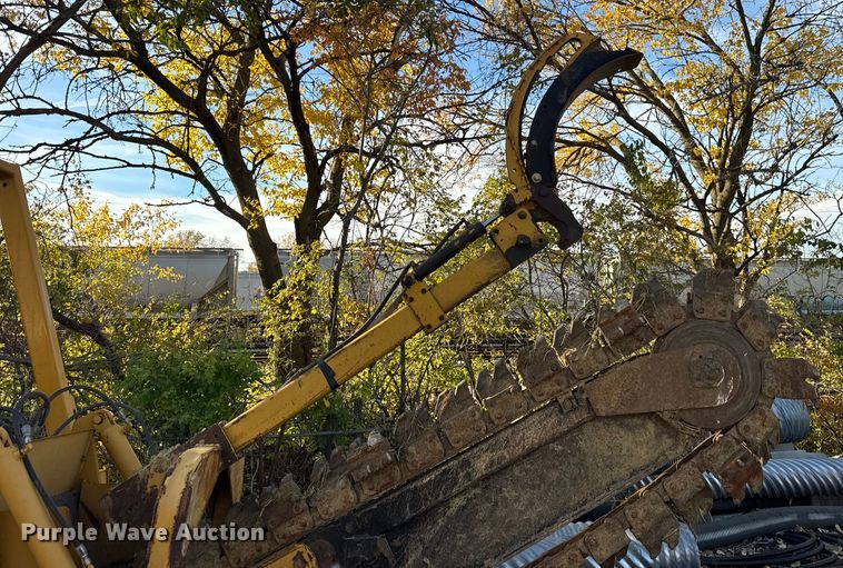 image for item EF2293 1996 Vermeer V5750 trencher