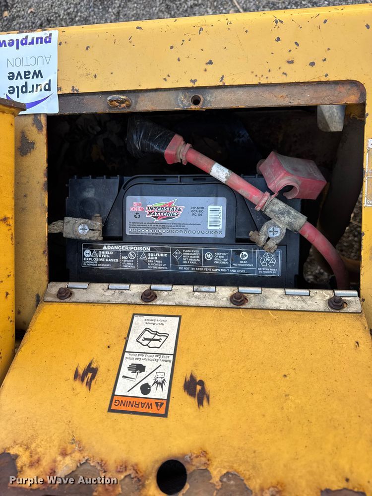 image for item EF2293 1996 Vermeer V5750 trencher