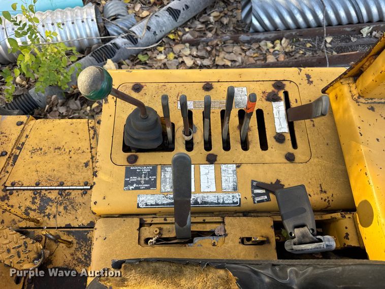 image for item EF2293 1996 Vermeer V5750 trencher