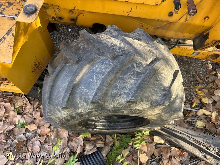 image for item EF2293 1996 Vermeer V5750 trencher