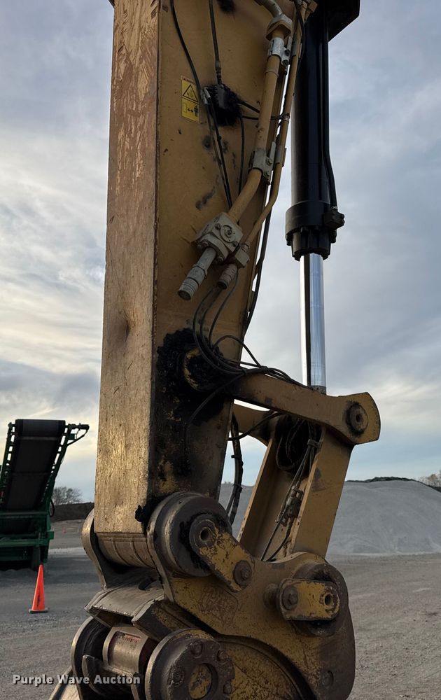 image for item EF2296 2014 Caterpillar 329EL excavator