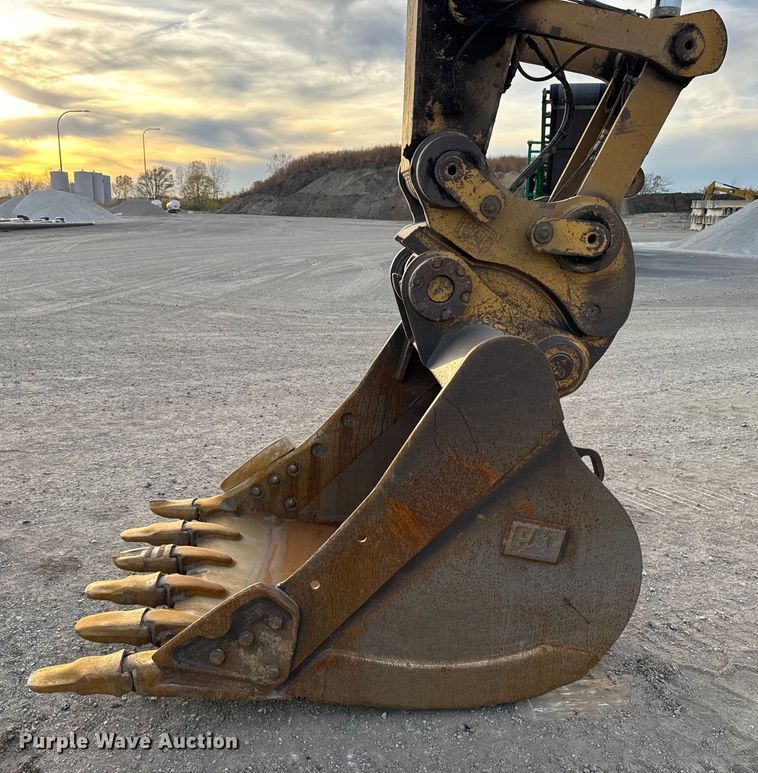 image for item EF2296 2014 Caterpillar 329EL excavator