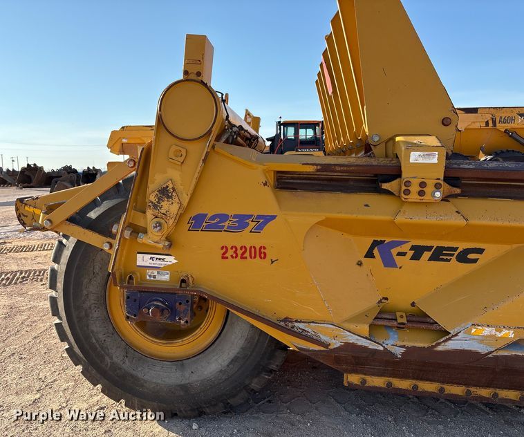 image for item EF6081 2015 K-Tec 1233 scraper
