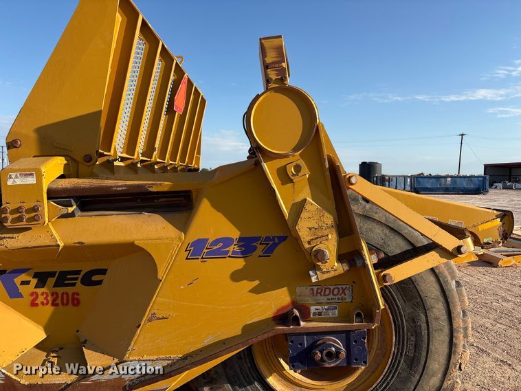 image for item EF6081 2015 K-Tec 1233 scraper