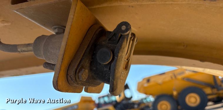 image for item EF6081 2015 K-Tec 1233 scraper