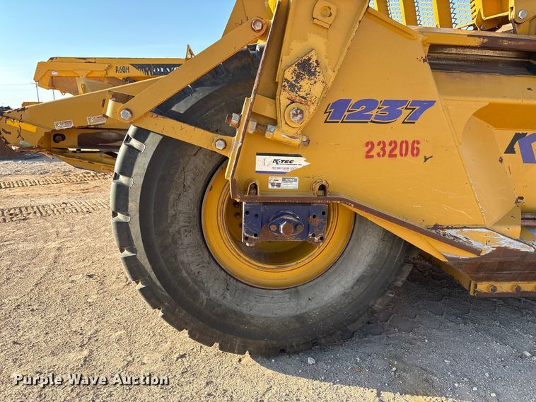 image for item EF6081 2015 K-Tec 1233 scraper