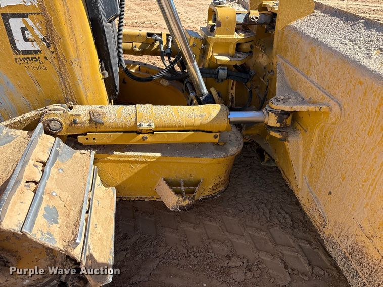image for item EF6136 2019 Caterpillar D6T XL dozer