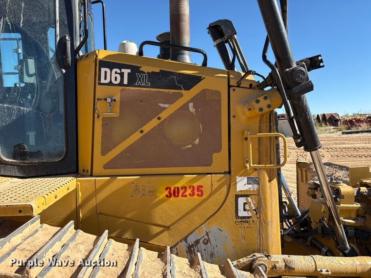 image for item EF6136 2019 Caterpillar D6T XL dozer