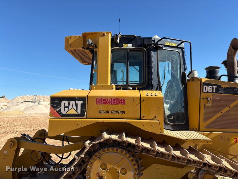 image for item EF6136 2019 Caterpillar D6T XL dozer