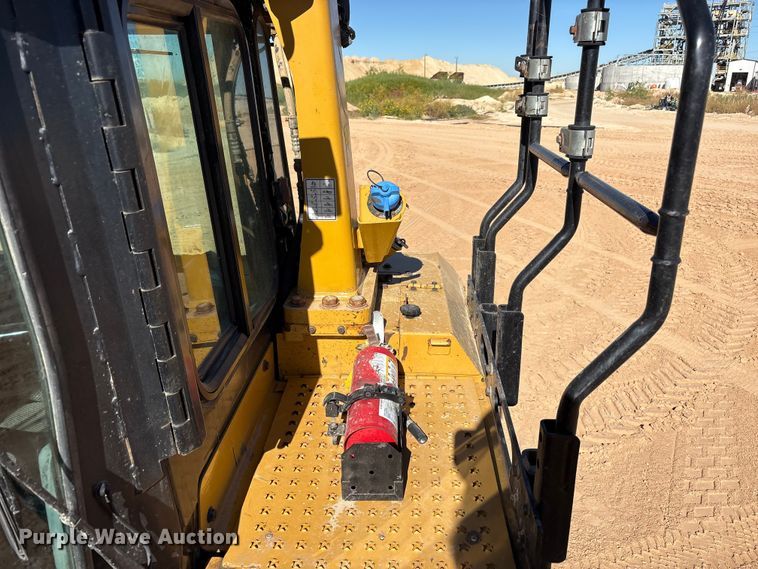 image for item EF6136 2019 Caterpillar D6T XL dozer