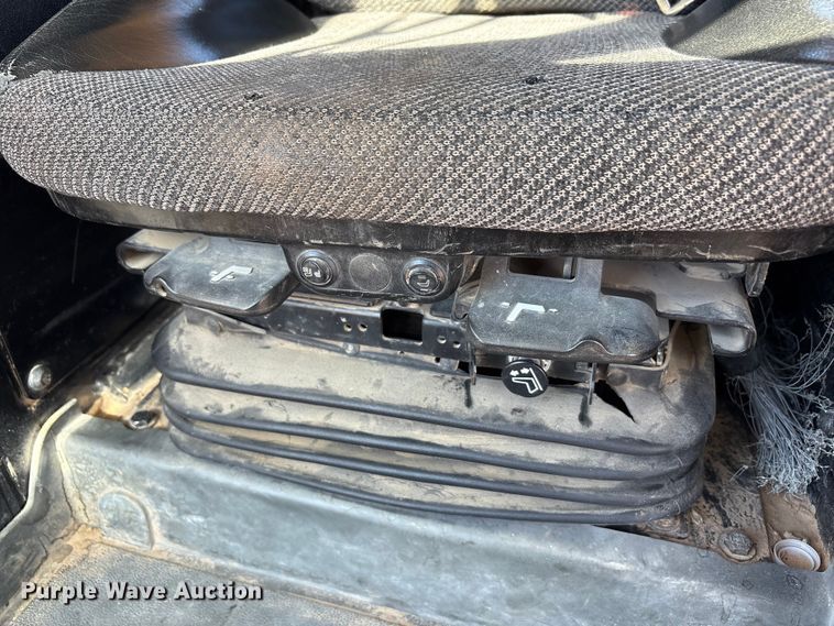 image for item EF6136 2019 Caterpillar D6T XL dozer